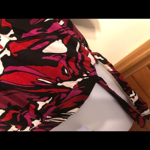 💋Short Sleeved Blouse. Size PL - Picture 4 of 5